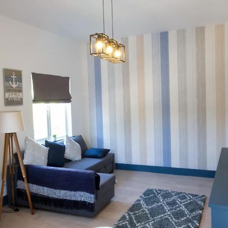 Intimate Entire Flat 9-Min Walk To Boscombe Beach Борнмут Экстерьер фото