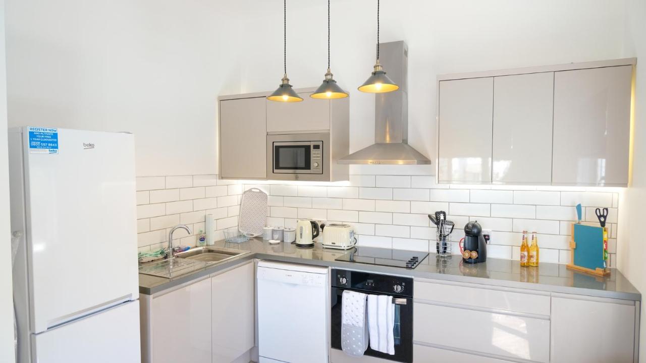 Intimate Entire Flat 9-Min Walk To Boscombe Beach Борнмут Экстерьер фото