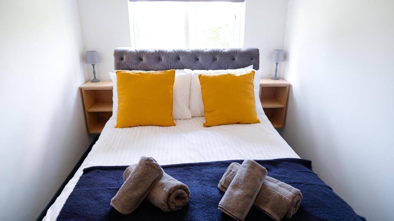 Intimate Entire Flat 9-Min Walk To Boscombe Beach Борнмут Экстерьер фото