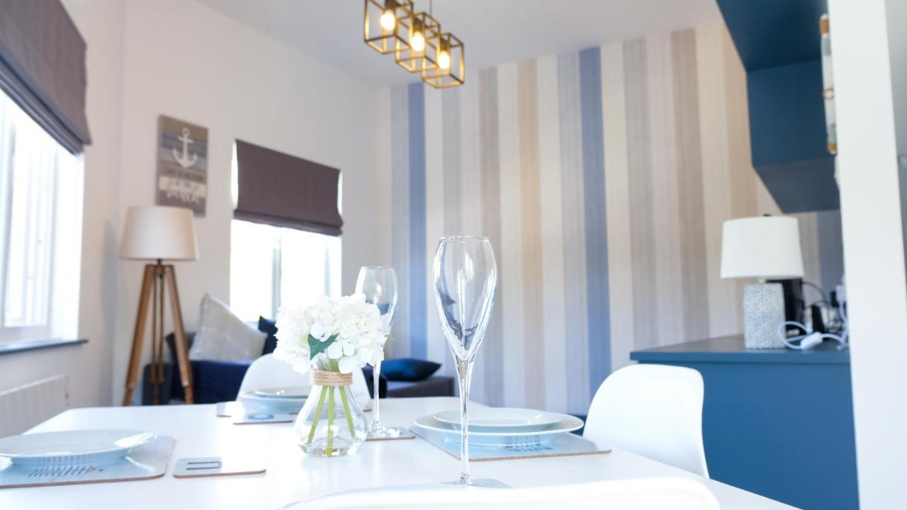 Intimate Entire Flat 9-Min Walk To Boscombe Beach Борнмут Экстерьер фото