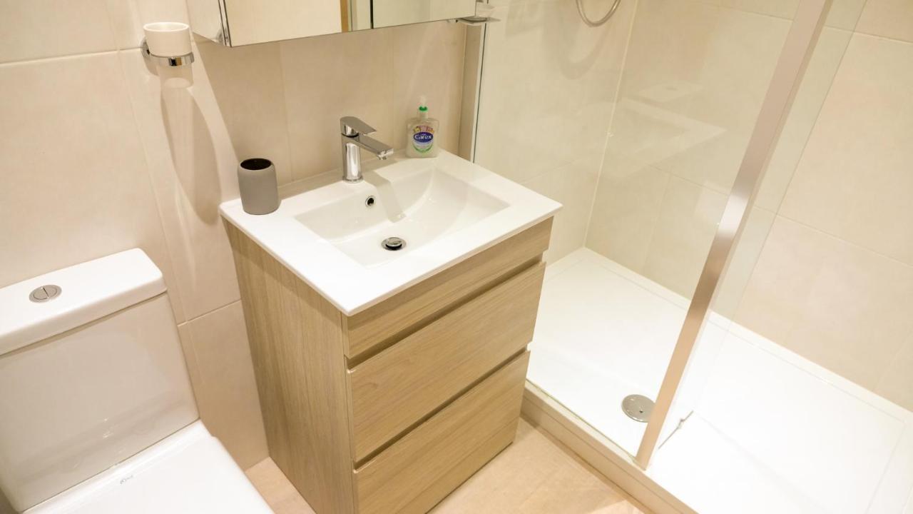 Intimate Entire Flat 9-Min Walk To Boscombe Beach Борнмут Экстерьер фото